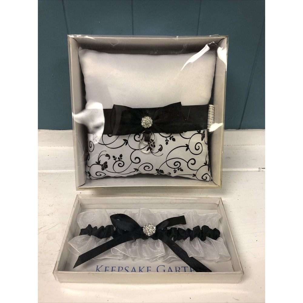 New Lillian ROSE Black White 8" RING BEARER PILLOW +‎ Garland w/ Garland Wedding